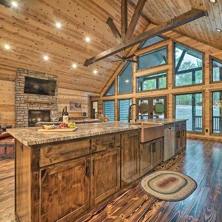 Broken Bow Cabin Deck With Hot Tub And Pool Table! Eksteriør bilde