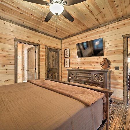Broken Bow Cabin Deck With Hot Tub And Pool Table! Eksteriør bilde