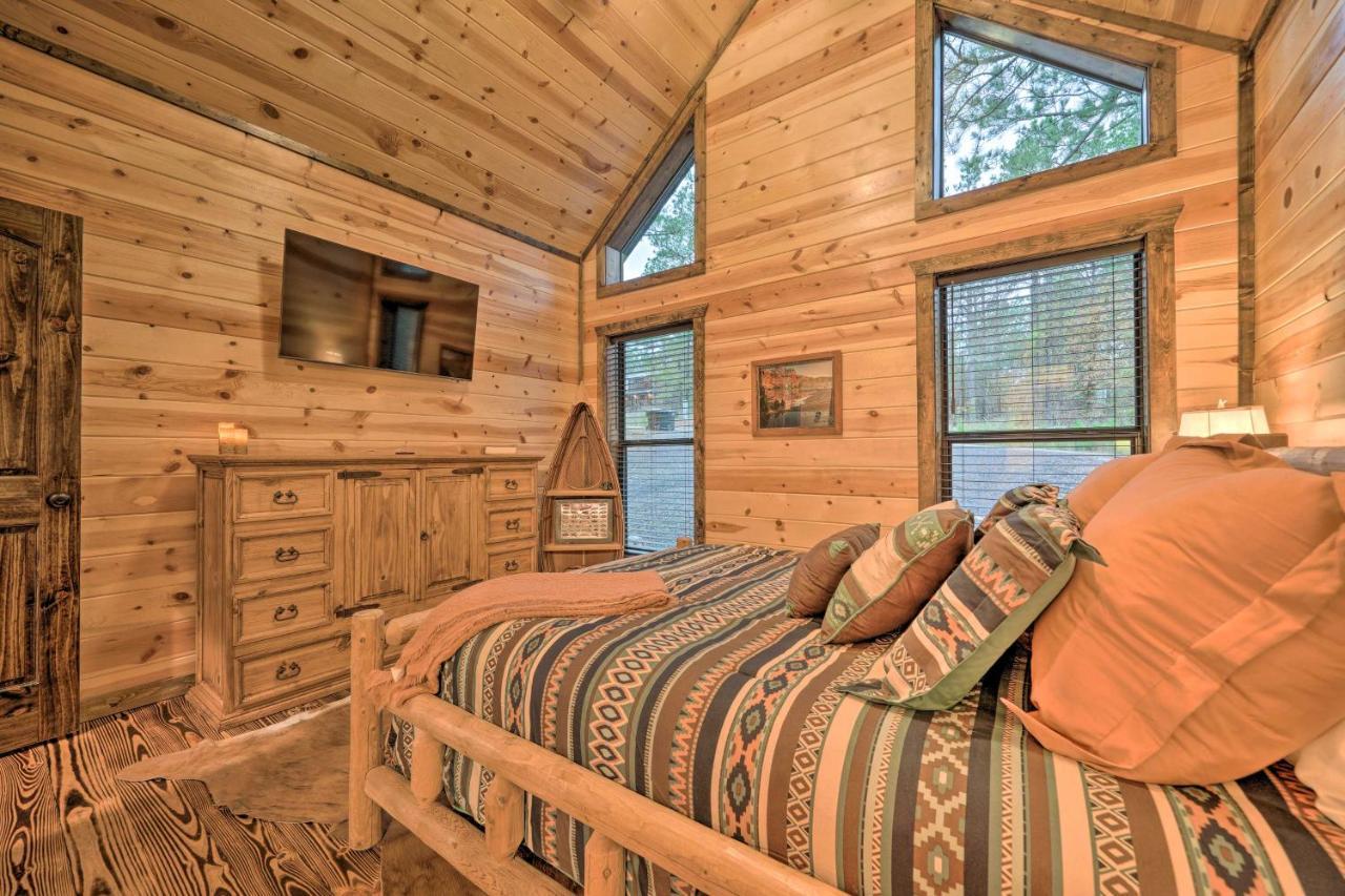 Broken Bow Cabin Deck With Hot Tub And Pool Table! Eksteriør bilde