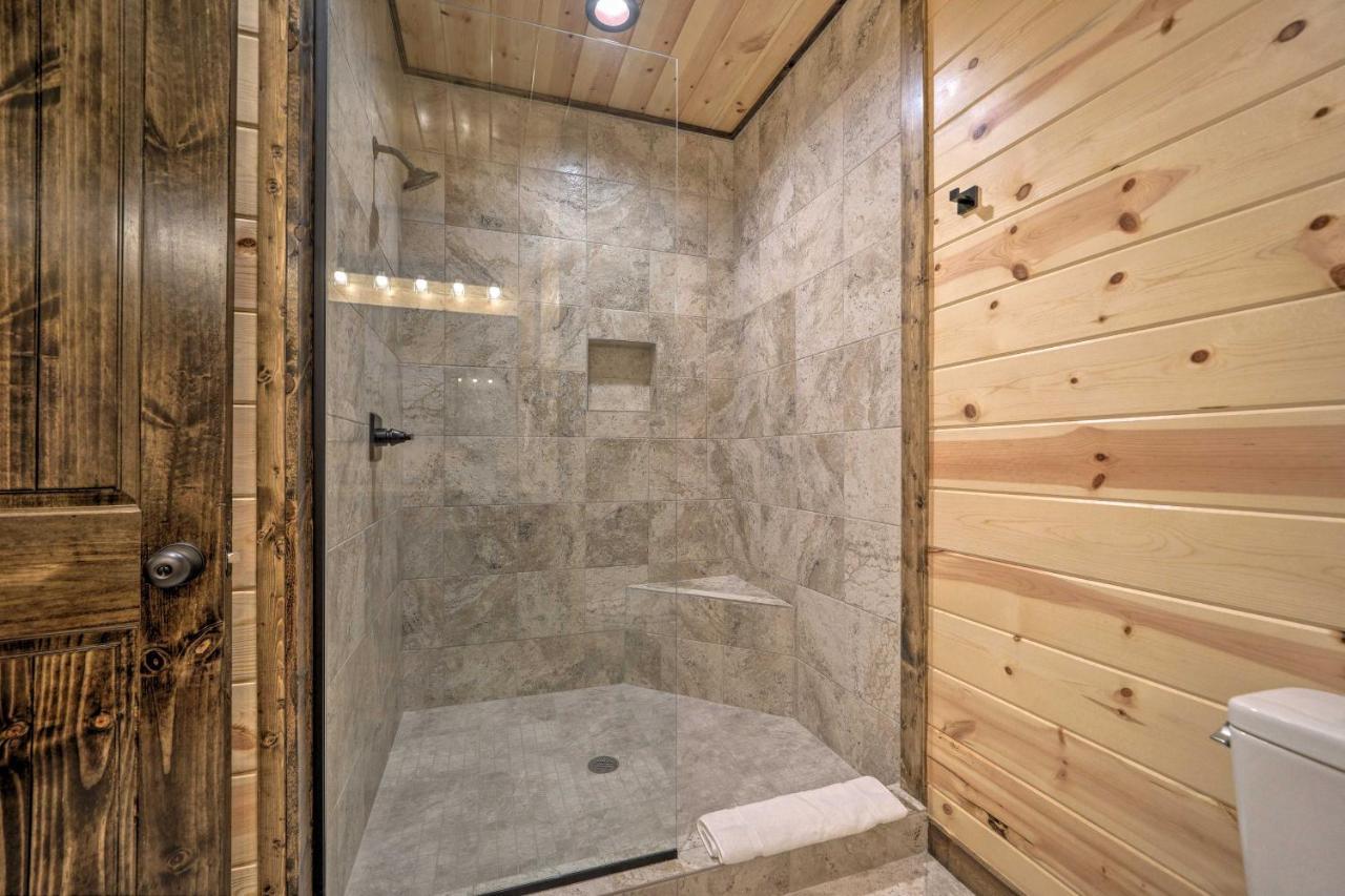 Broken Bow Cabin Deck With Hot Tub And Pool Table! Eksteriør bilde