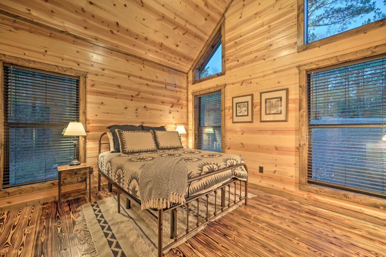 Broken Bow Cabin Deck With Hot Tub And Pool Table! Eksteriør bilde