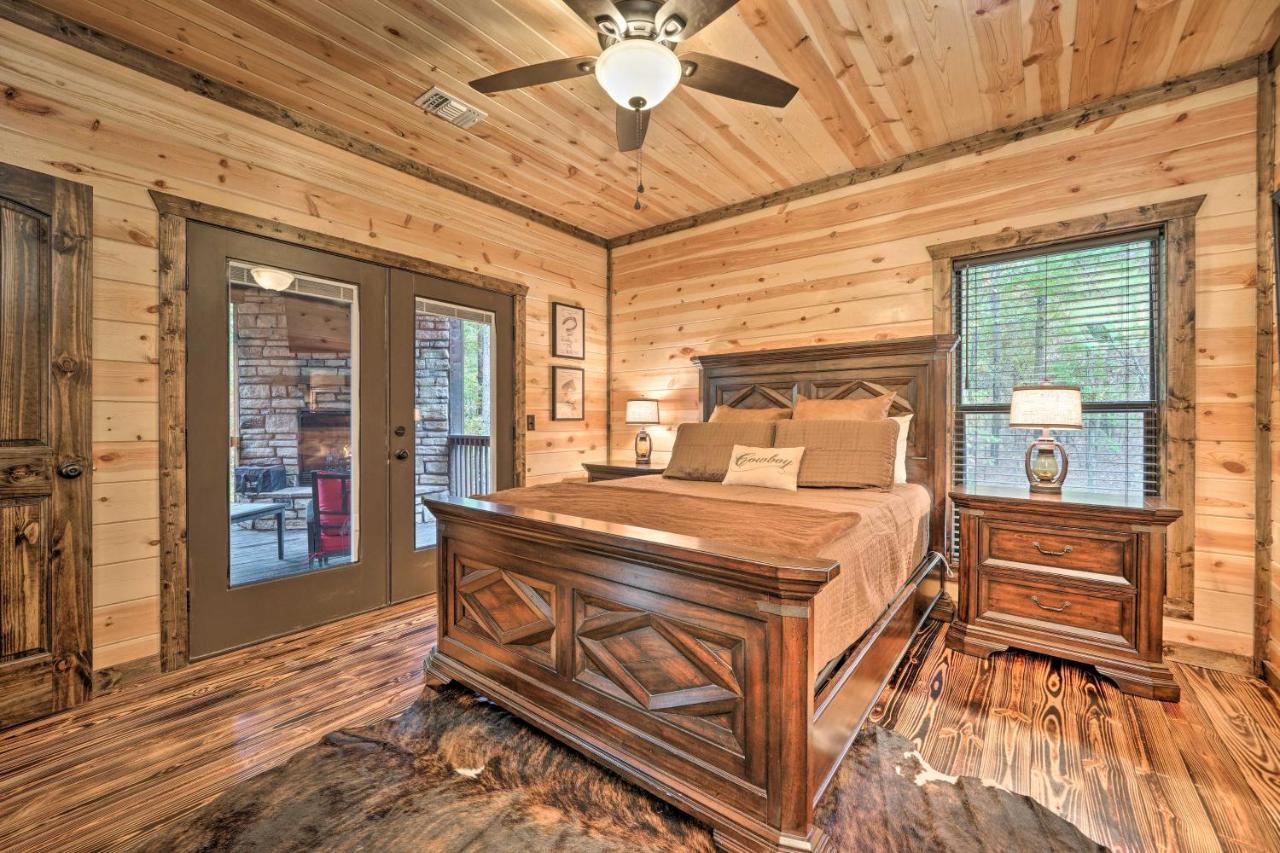 Broken Bow Cabin Deck With Hot Tub And Pool Table! Eksteriør bilde