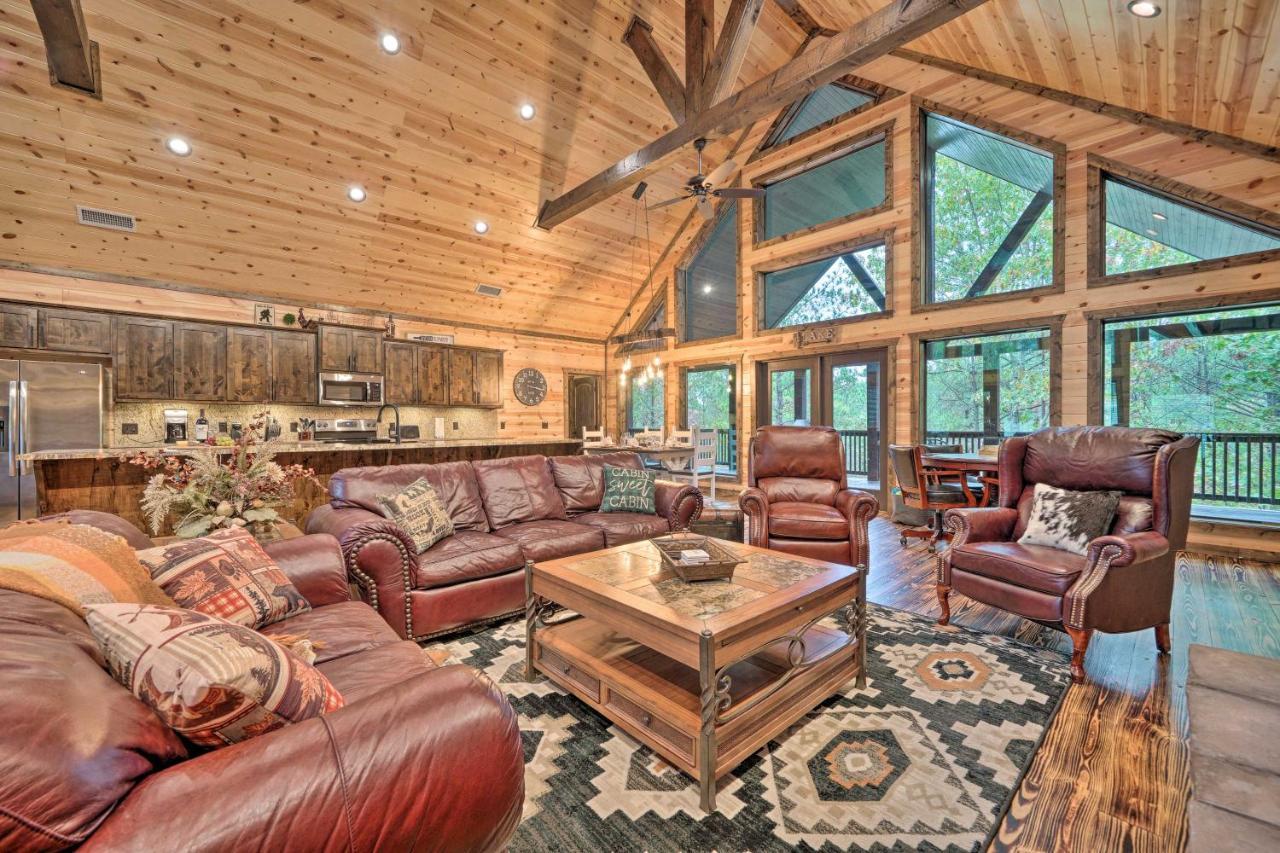 Broken Bow Cabin Deck With Hot Tub And Pool Table! Eksteriør bilde